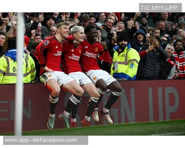 四名葡萄牙球员为曼联主场英超进球的精彩瞬间回顾